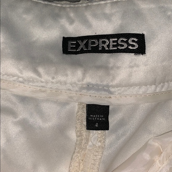 NWOT. High waisted shorts - Picture 2 of 4